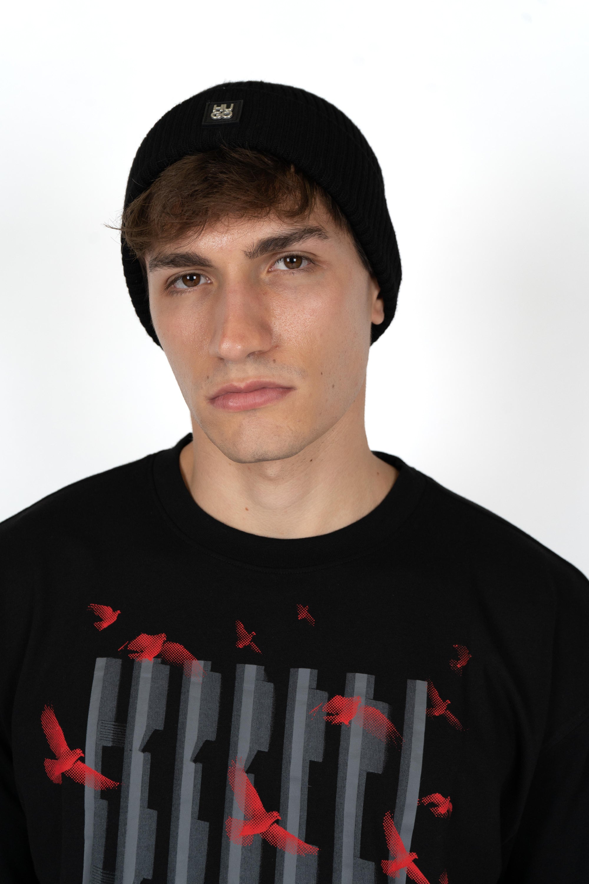 Berretto in lana vergine con targhetta con logo scomposto 50527250 001 HUGO 