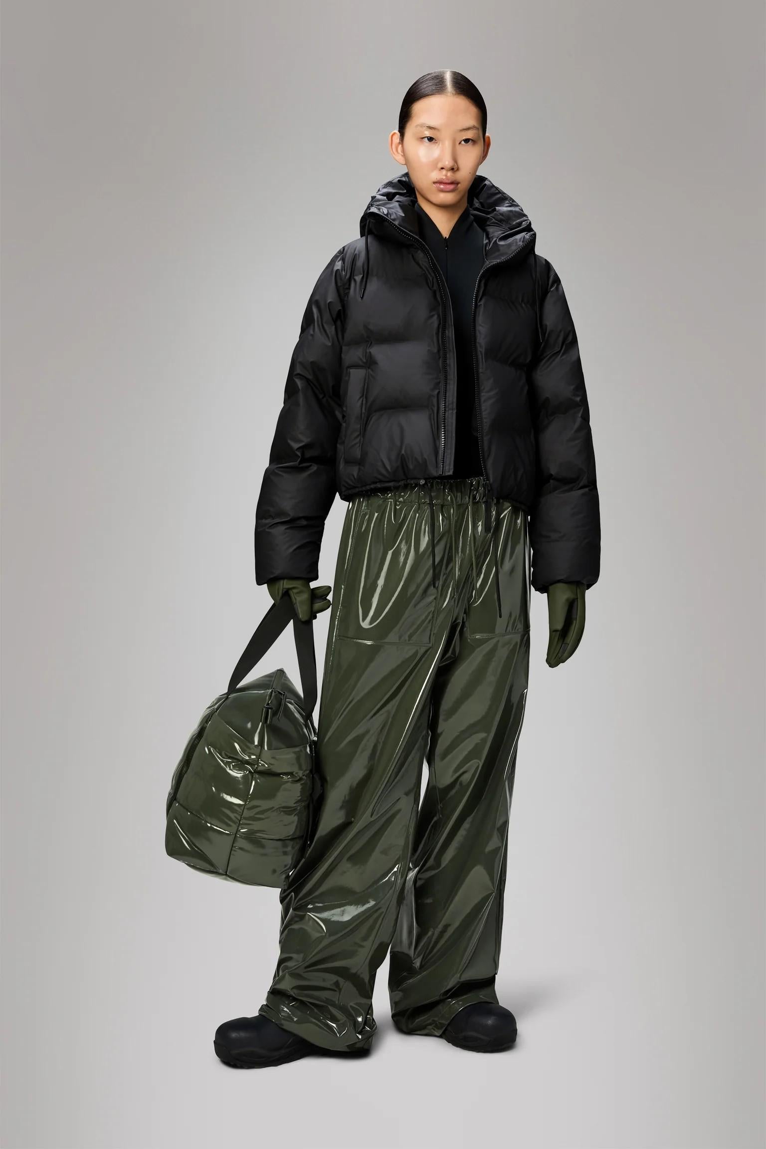 Alta Short Puffer Jacket RA15150 BLA RAINS 