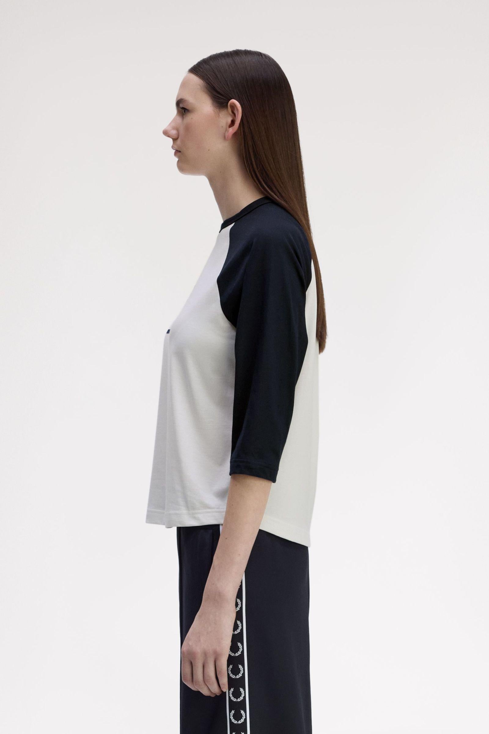 T-shirt con stampa floccata G114257 129 FRED PERRY 