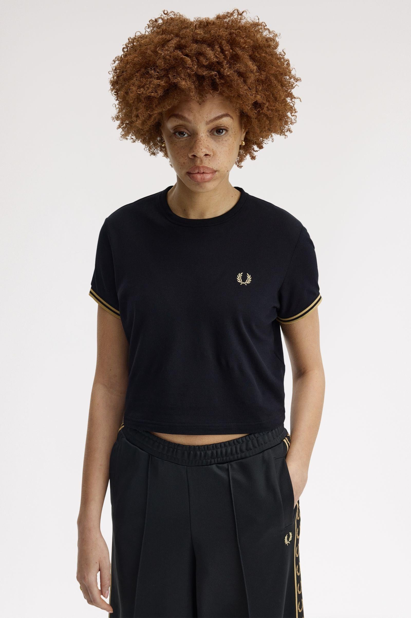 T-shirt in piqué Supima® con doppia riga G217157 90A FRED PERRY 