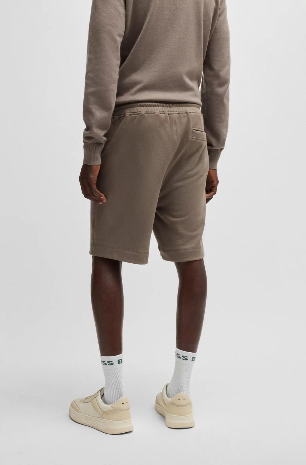 Bermuda regular fit in terry di cotone con targhetta con logo 50511726 294 BOSS 