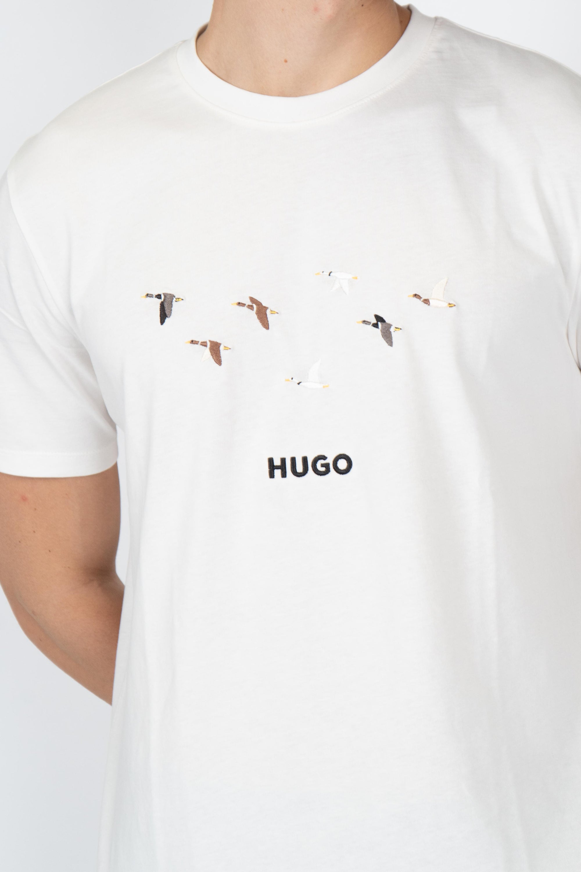 T-shirt con logo e grafica uccelli 50549154 102 HUGO 