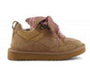 Sneaker in pelle scamosciata con lacci maxi