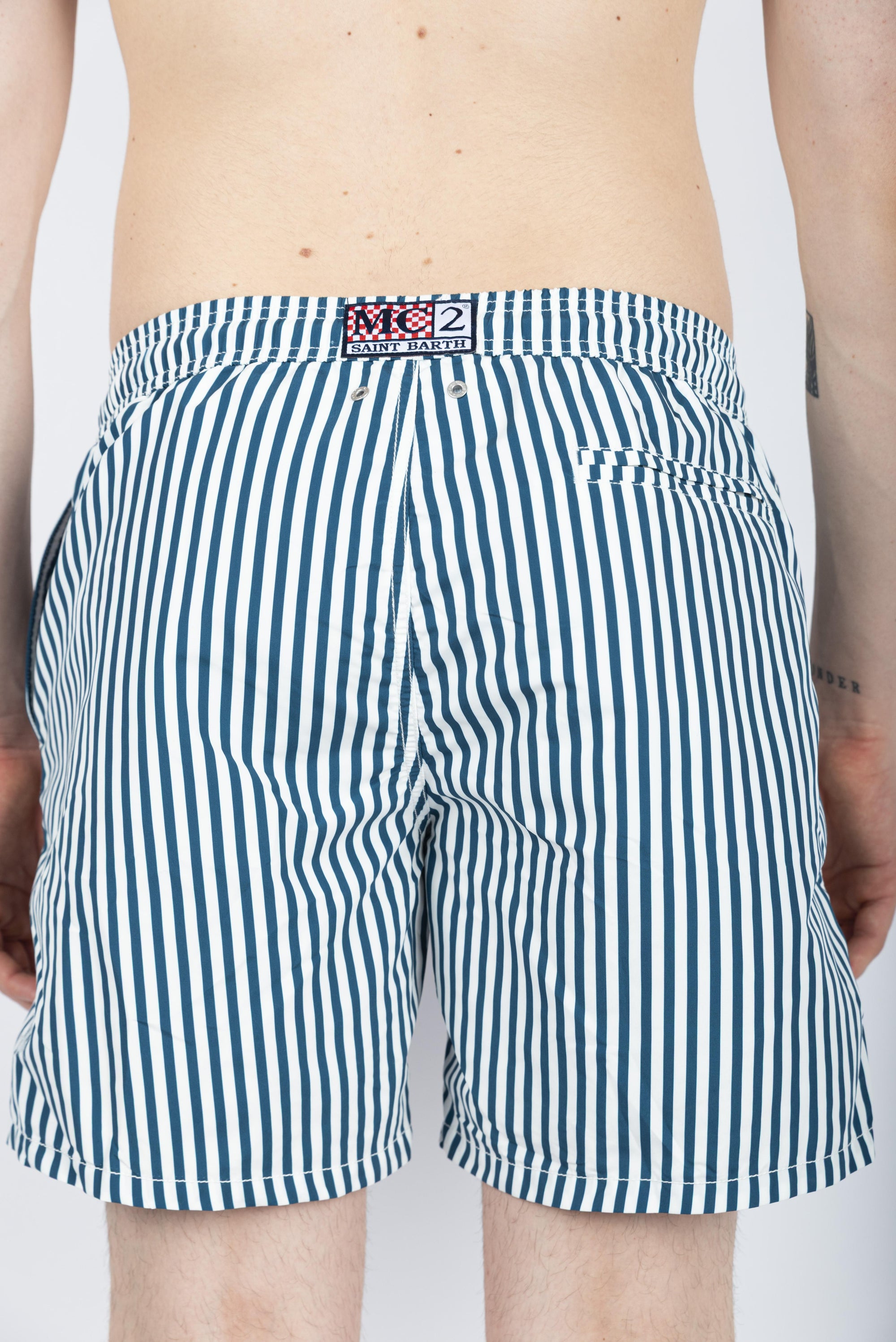 Costume mare classico Gustavia in Seersucker con ricamo Portofino blu GUS0007 05630H MC2 SAINT BARTH 
