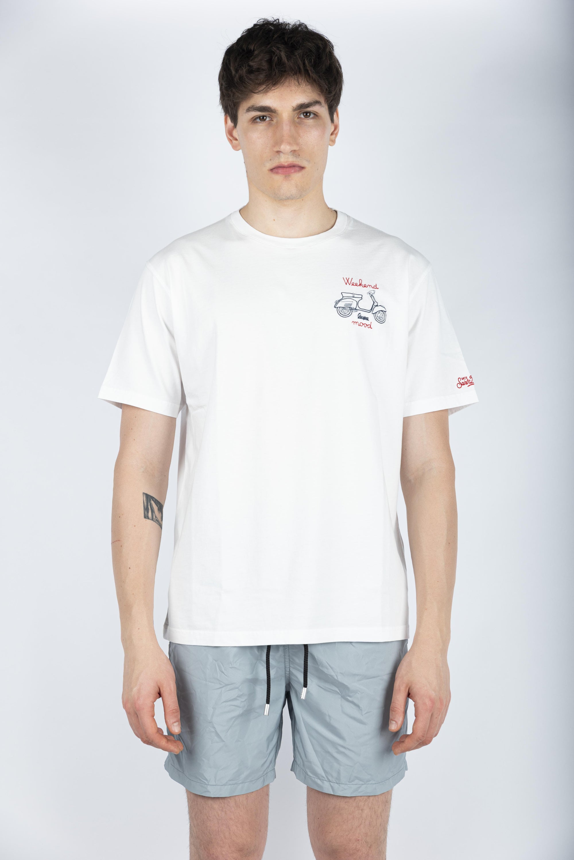 T-shirt in cotone con ricamo Weekend Mood Vespa bianco Special Edition TSHM001 02653H MC2 SAINT BARTH 