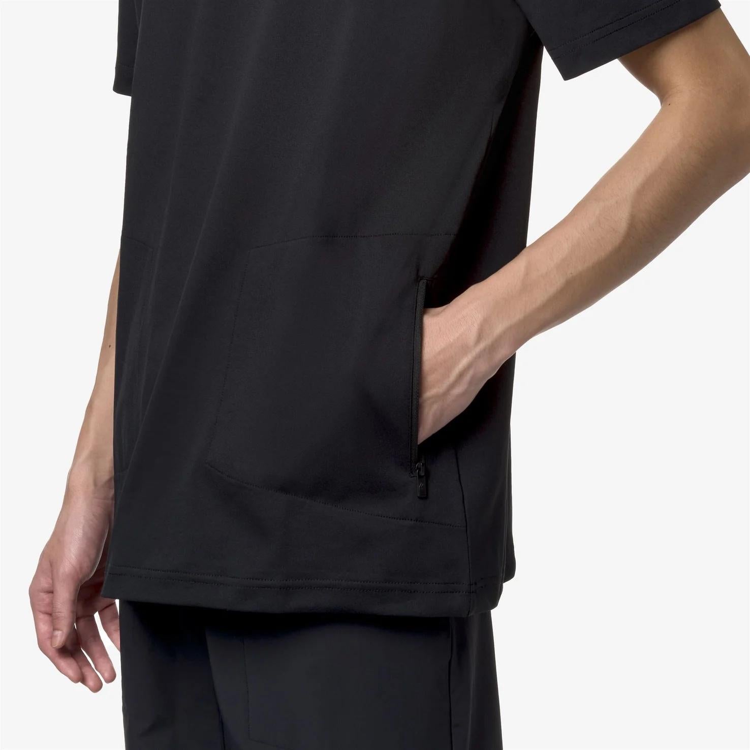T-shirt unisex nero con tessuto resistente all'acqua K1141LW USY K-WAY 