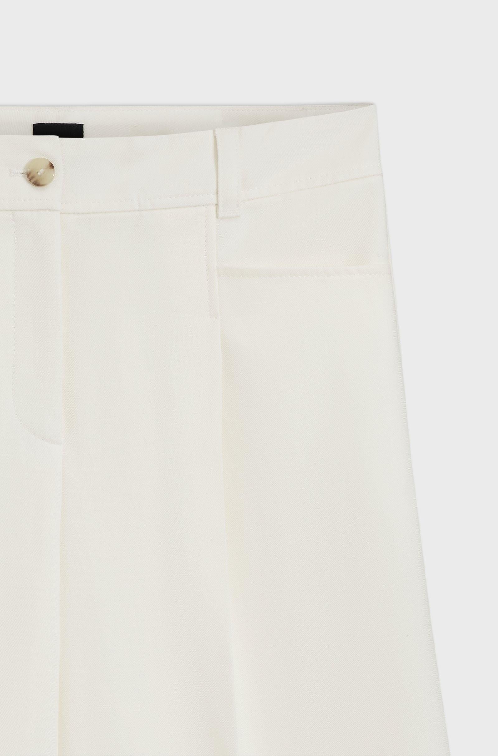 Pantaloni bermuda con pieghe sulla parte anteriore 50559835 118 BOSS 