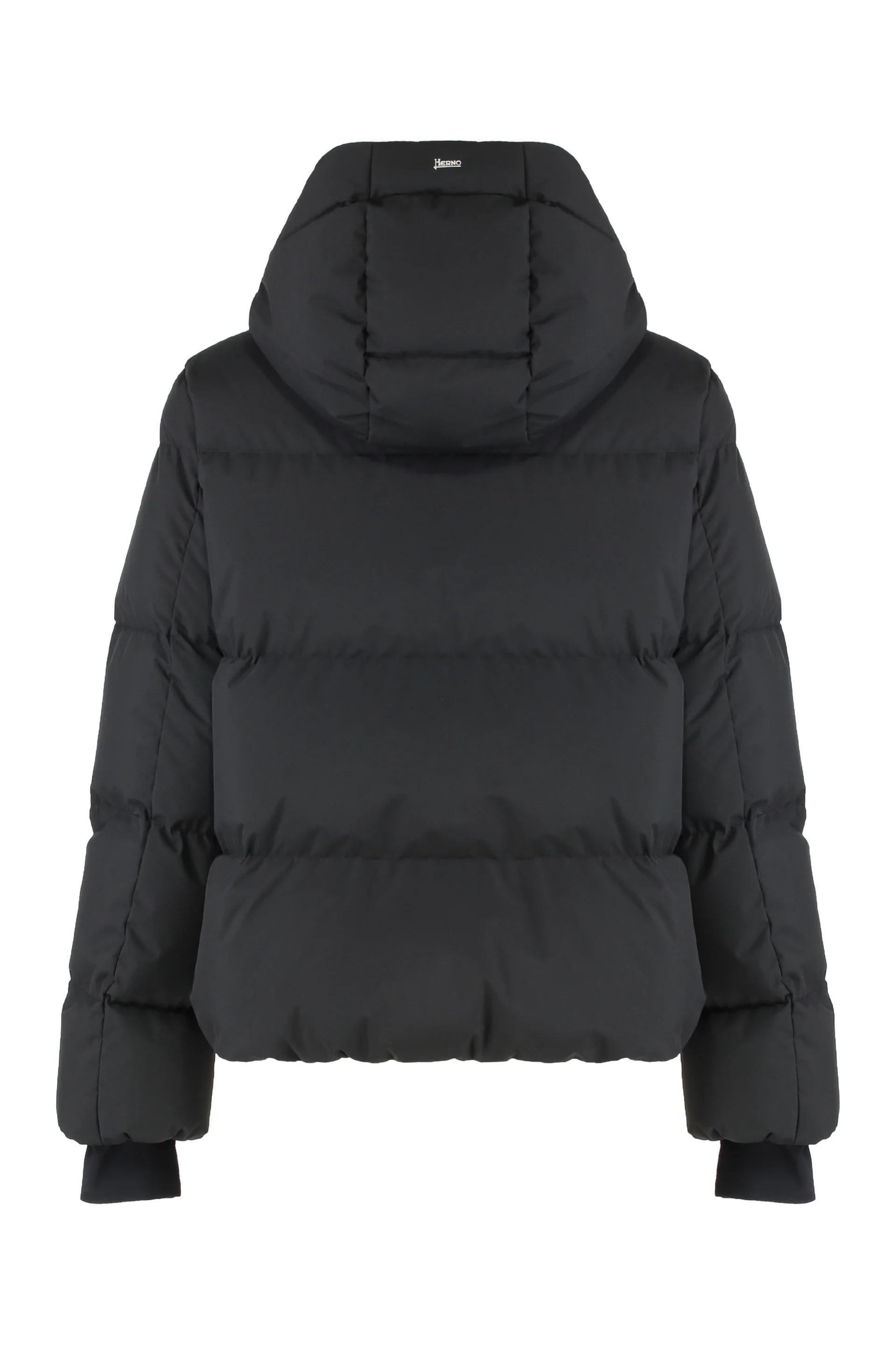 Piumino corto con cappuccio PI002081D12840 9300 HERNO 
