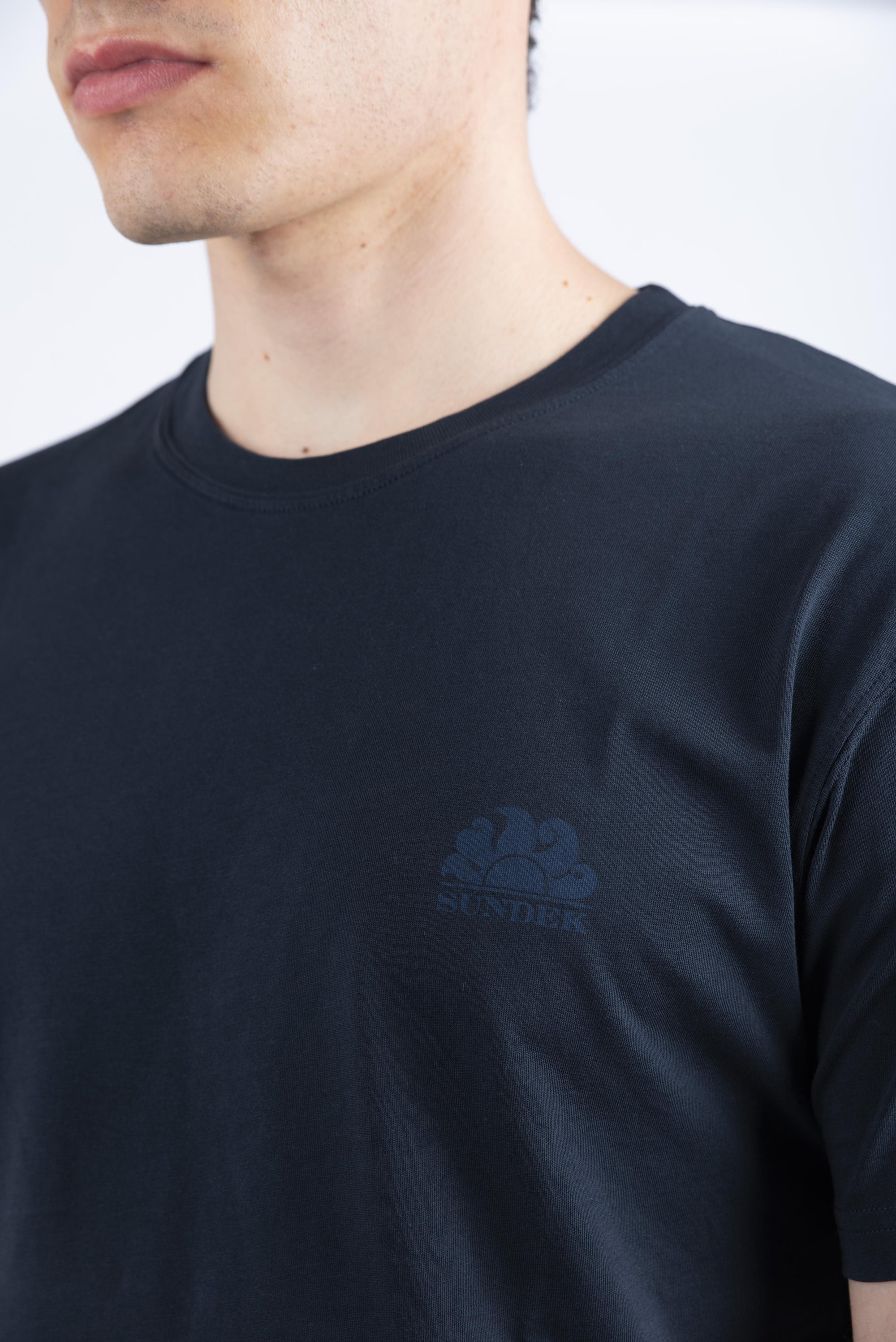 T-shirt girocollo con logo navy M129TEJ78OT 00700 SUNDEK 