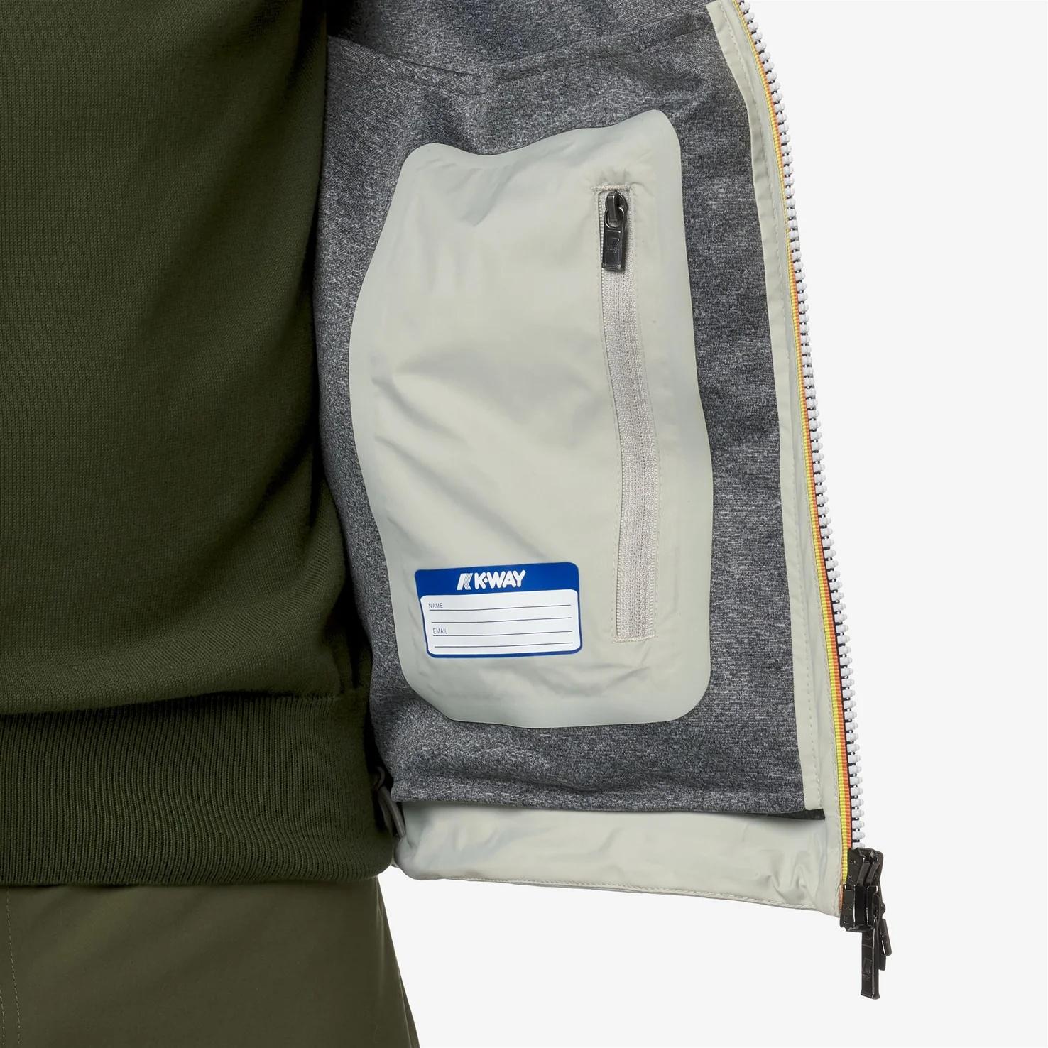 Giacca corta urbana da uomo grigio beige con protezione impermeabile K5123GW 634 K-WAY 