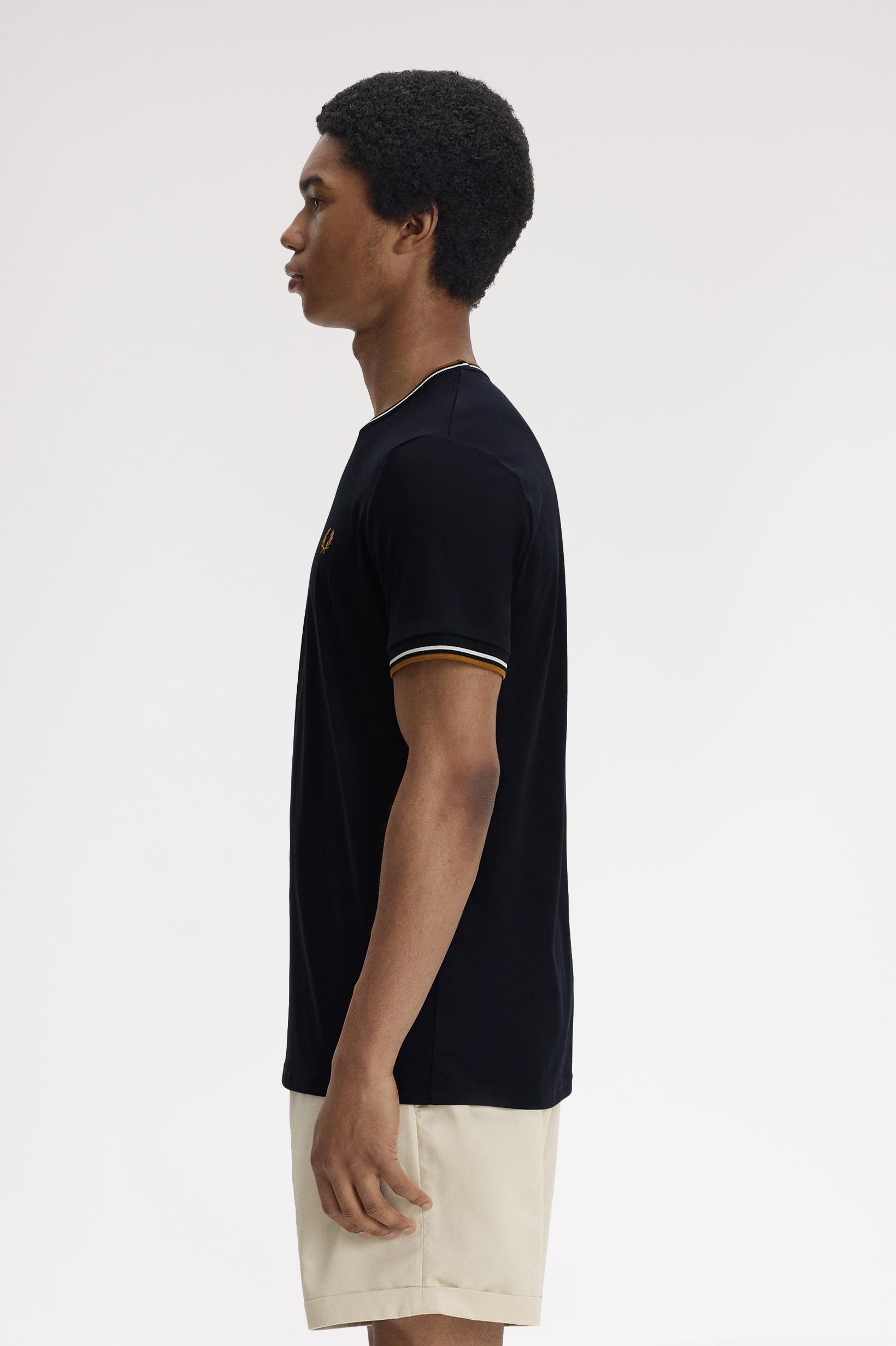 T-shirt con doppia riga M1588V57 P69 FRED PERRY 