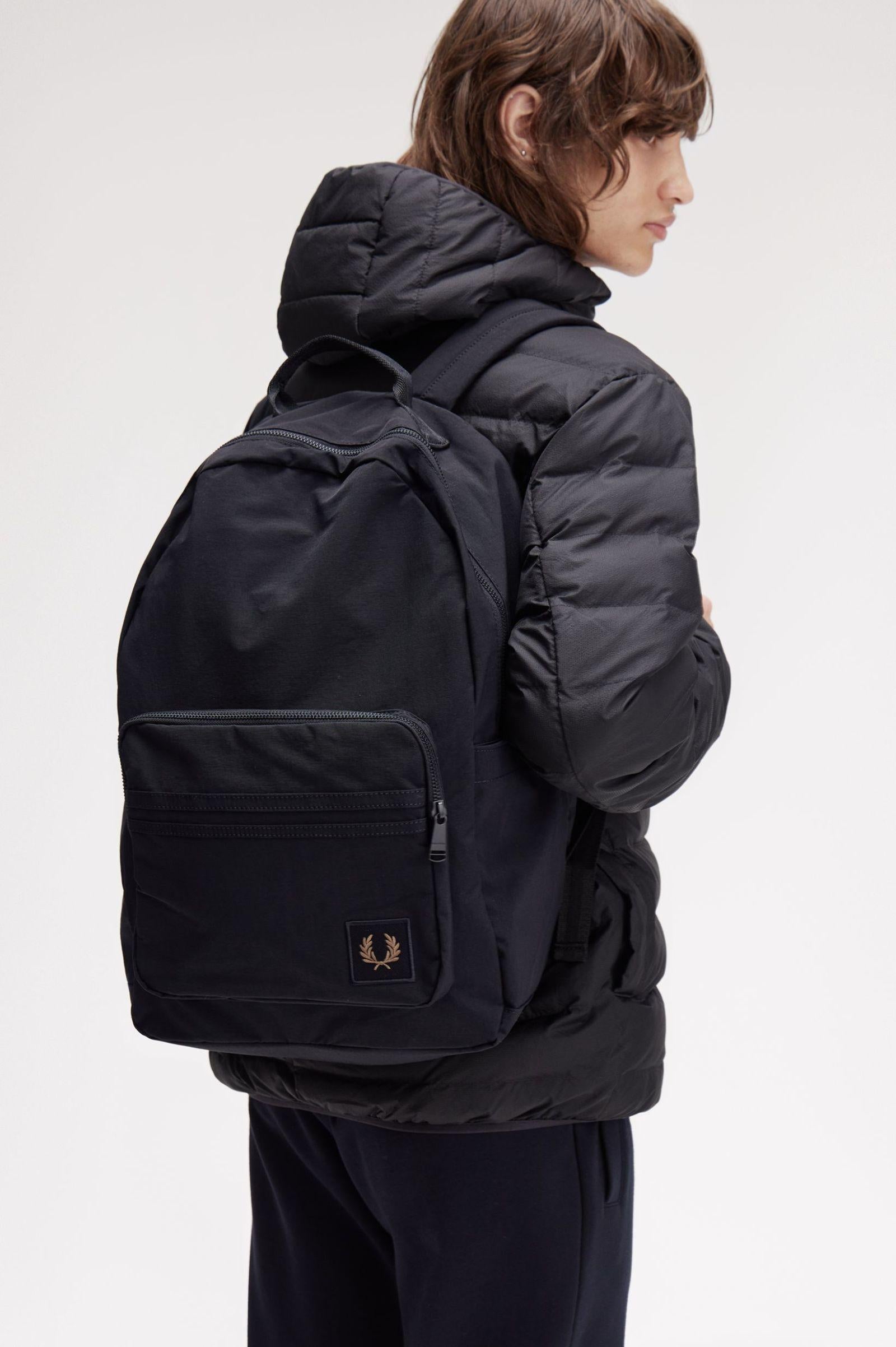 Zaino in nylon con emblema L119255 102 FRED PERRY ACCESSORIES 
