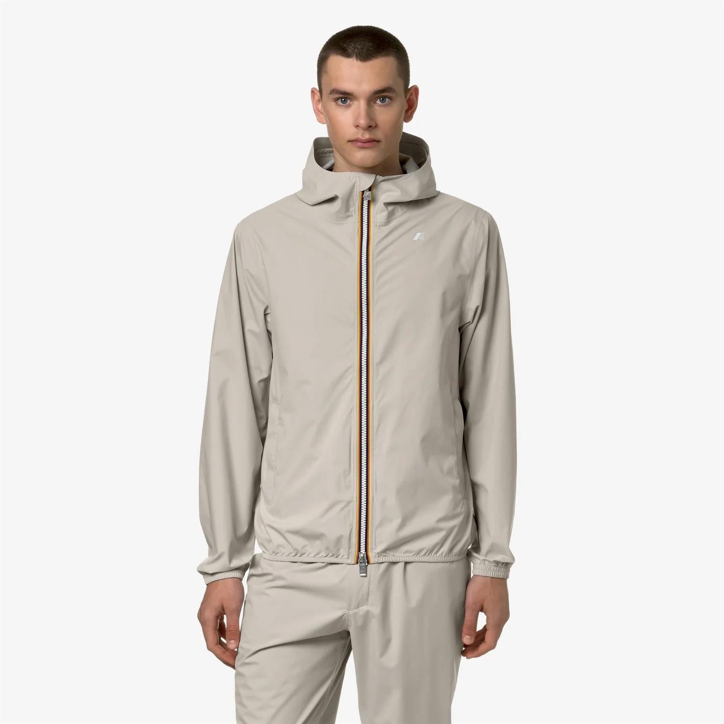 Giacca impermeabile da uomo slim fit beige per condizioni meteorologiche variabili K5127QW 634 K-WAY 