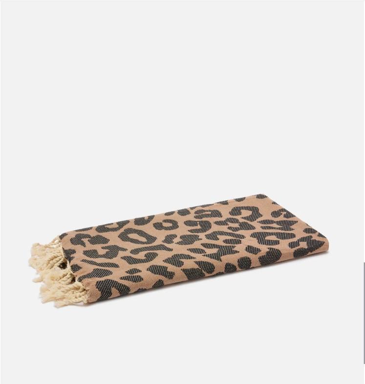 Telo mare Foutas in cotone jacquard con fantasia leopardata FOUT009W 02712L MC2 SAINT BARTH 