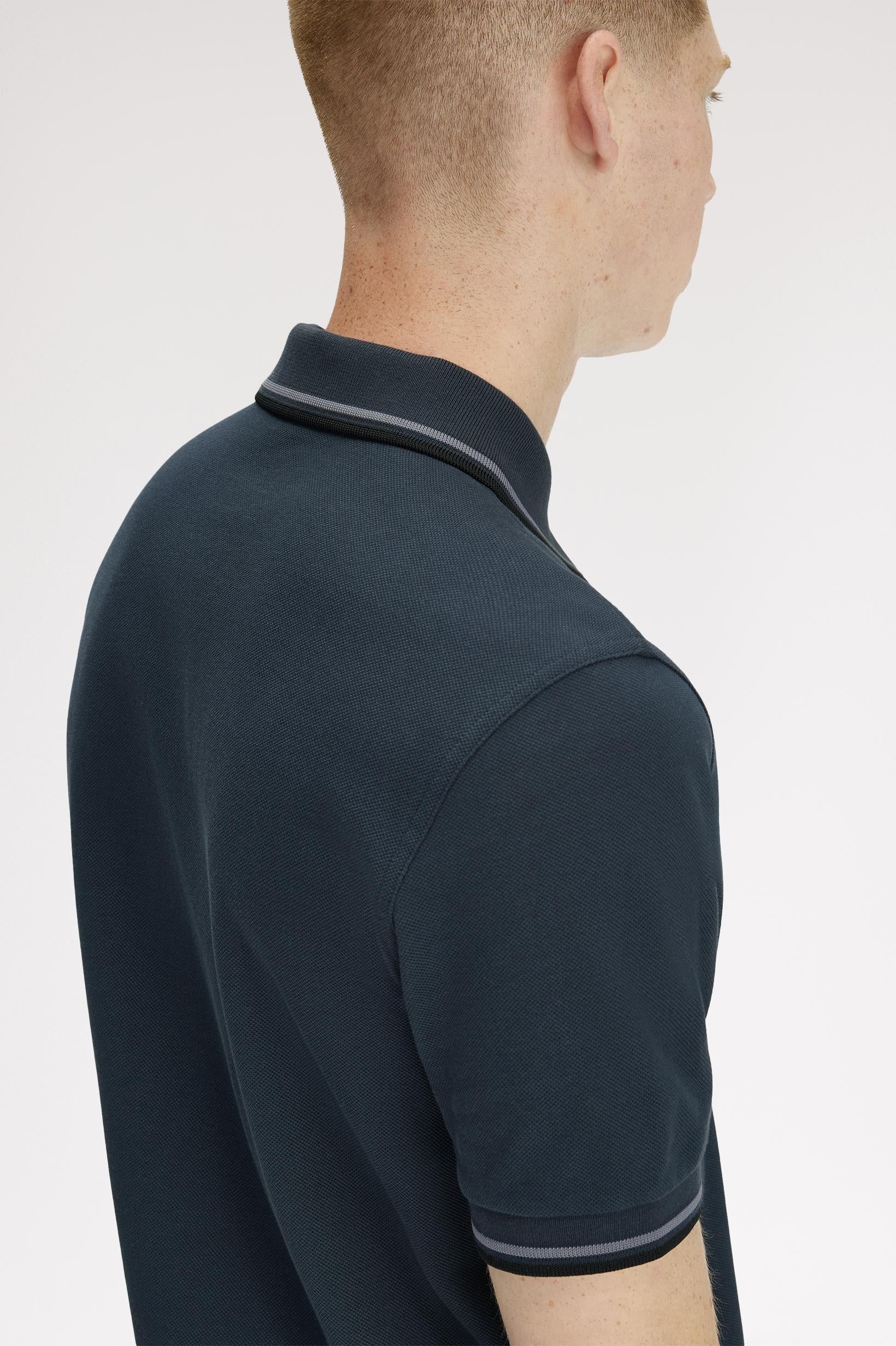 Polo con doppia riga M3600P57 01B FRED PERRY 