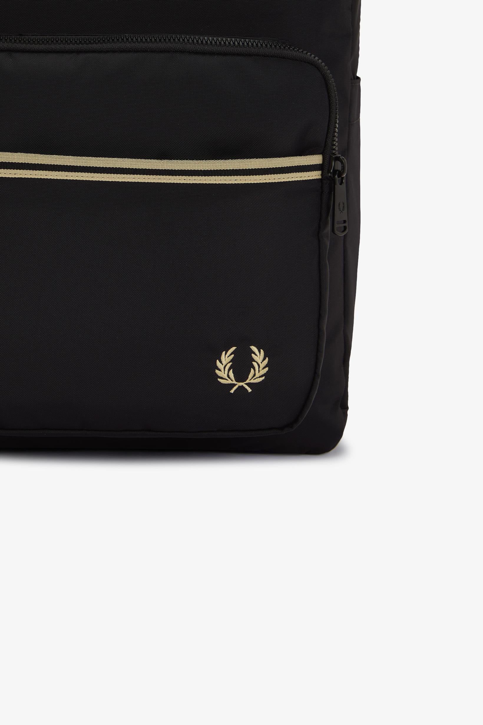 Zaino con fettuccia con riga L280757 102 FRED PERRY ACCESSORIES 