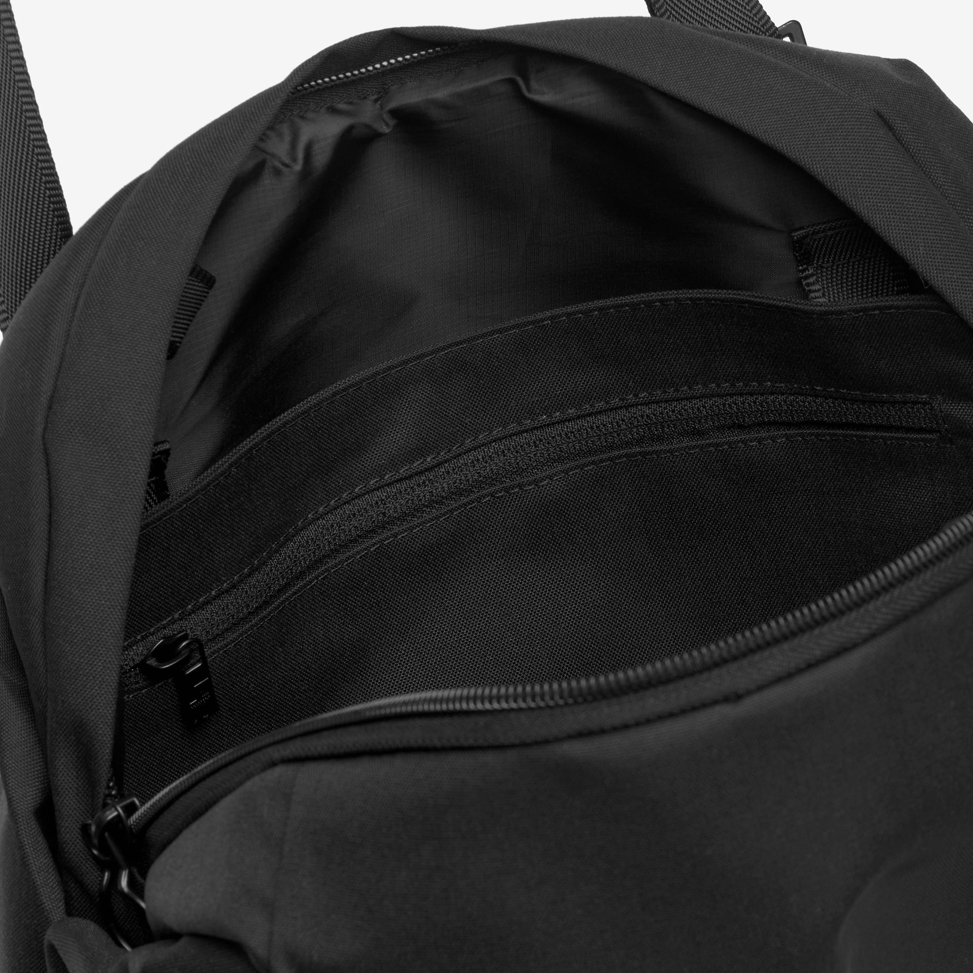 Borsa uomo nera con gancio e scomparti K4136NW USY K-WAY ACCESSORIES 