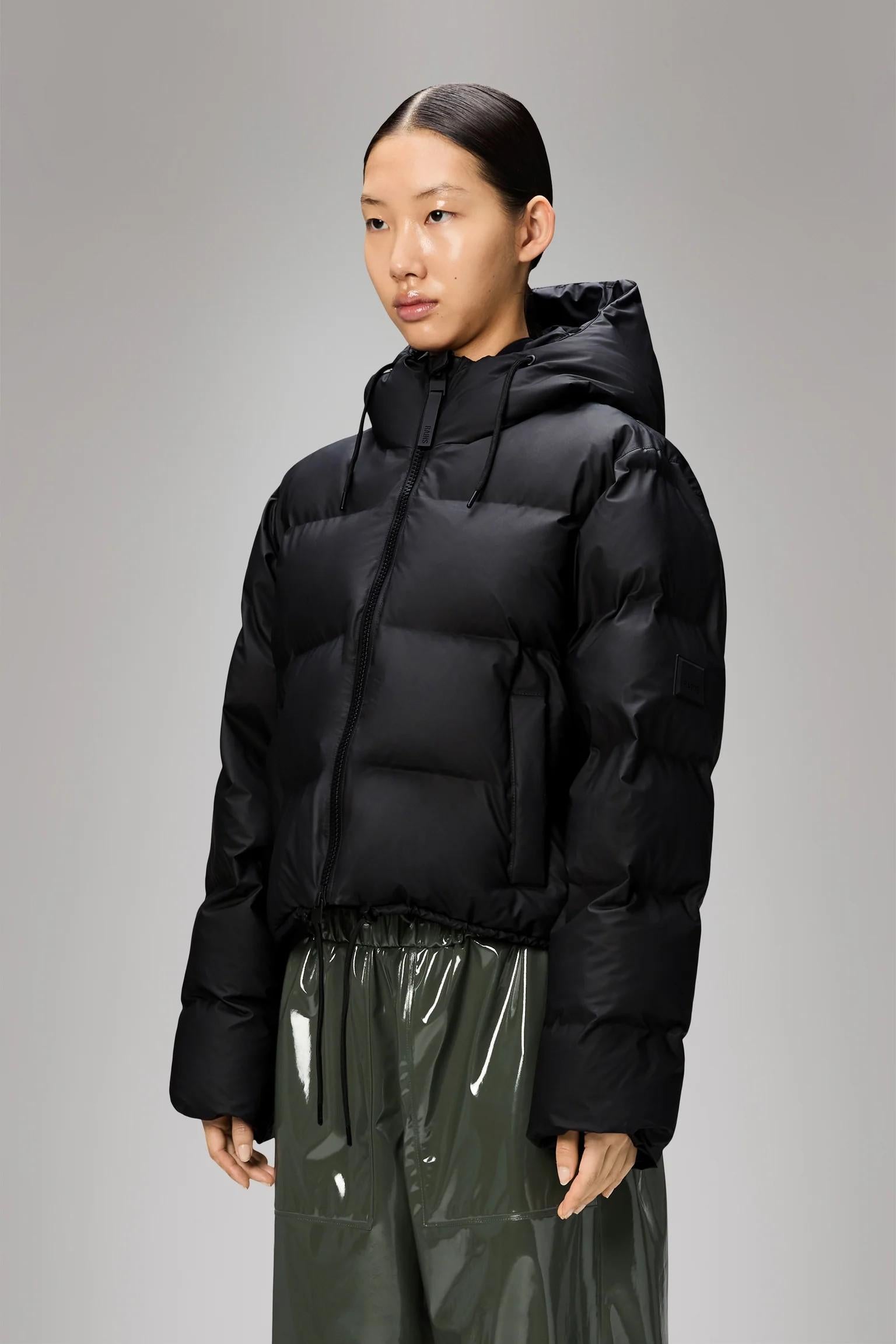 Alta Short Puffer Jacket RA15150 BLA RAINS 