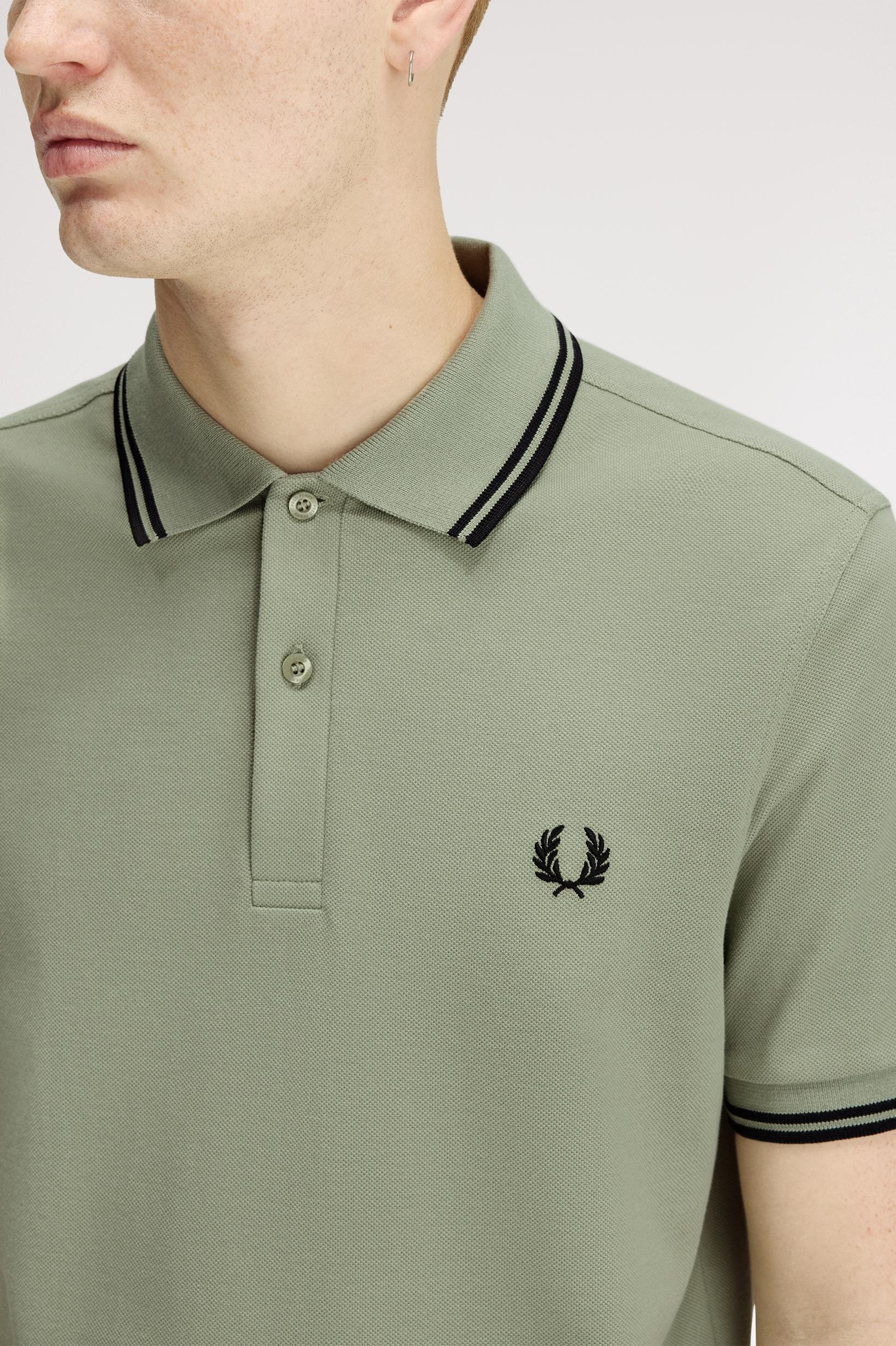 Polo con doppia riga M3600P57 S23 FRED PERRY 