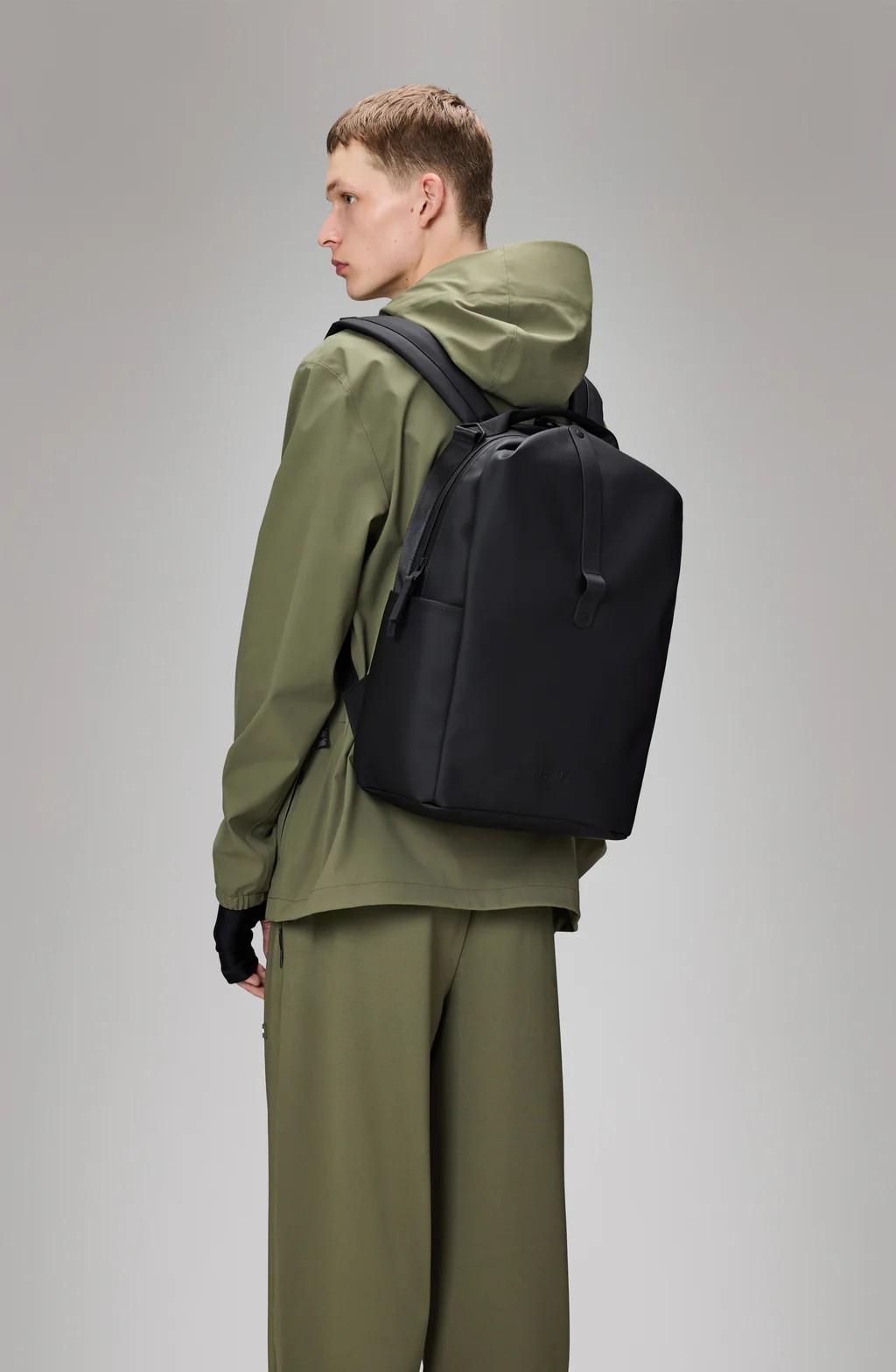 Clip Front Backpack RA14890 BLA RAINS 