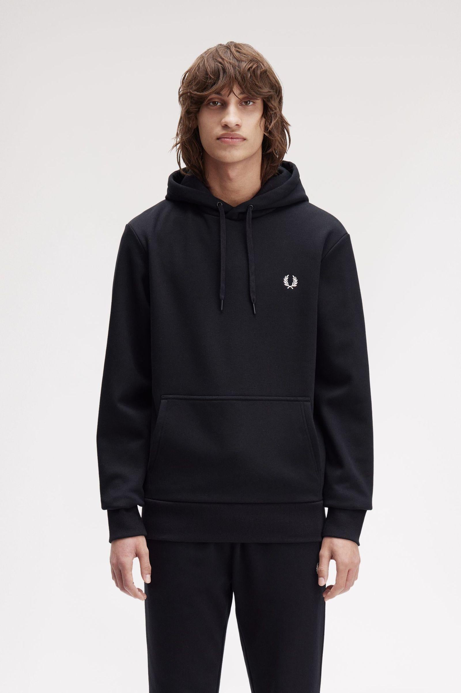 Felpa con cappuccio e logo in evidenza M137155 102 FRED PERRY 
