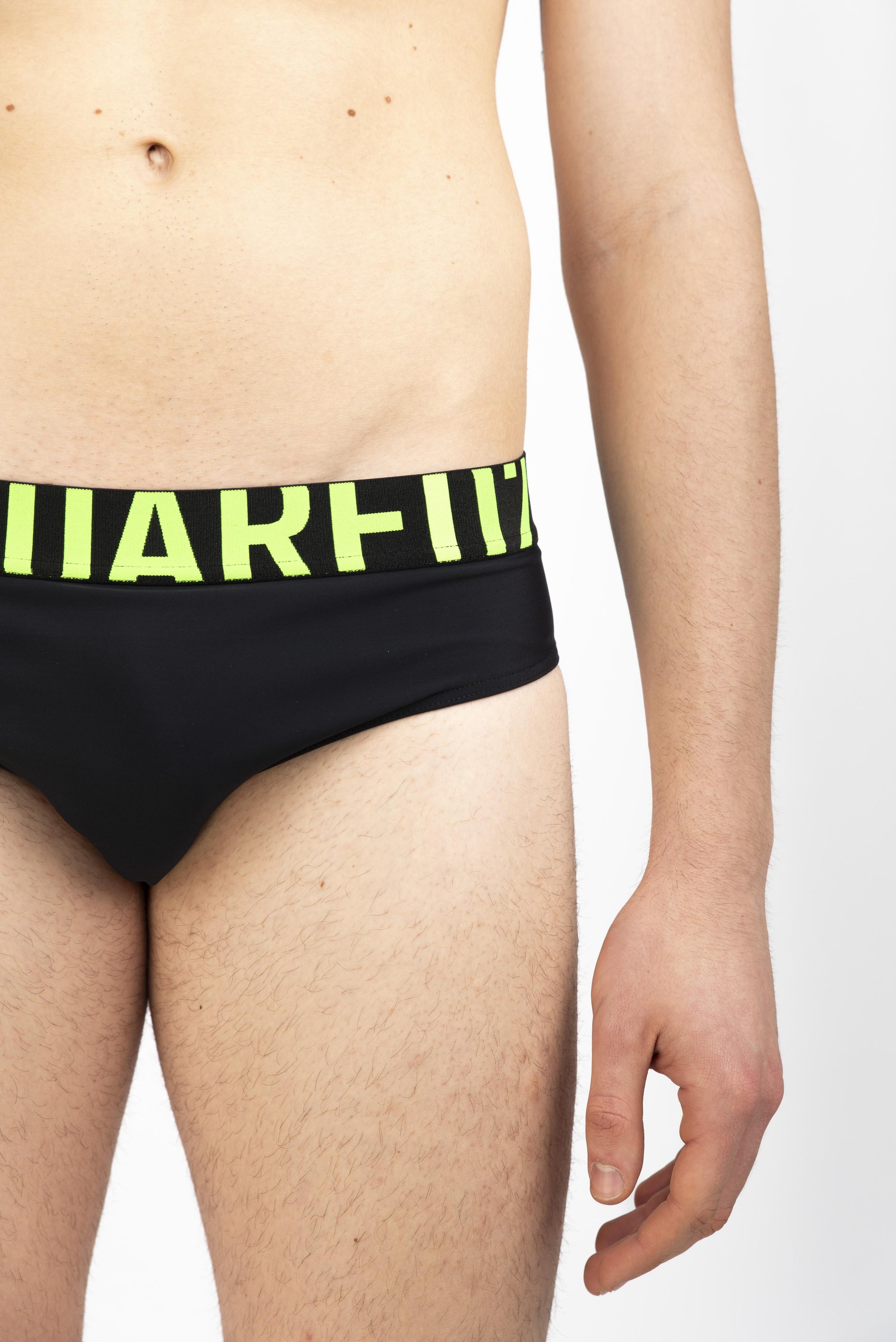 Swim Brief nero con waist logo verde D7B356030 004 DSQUARED BEACHWEAR 