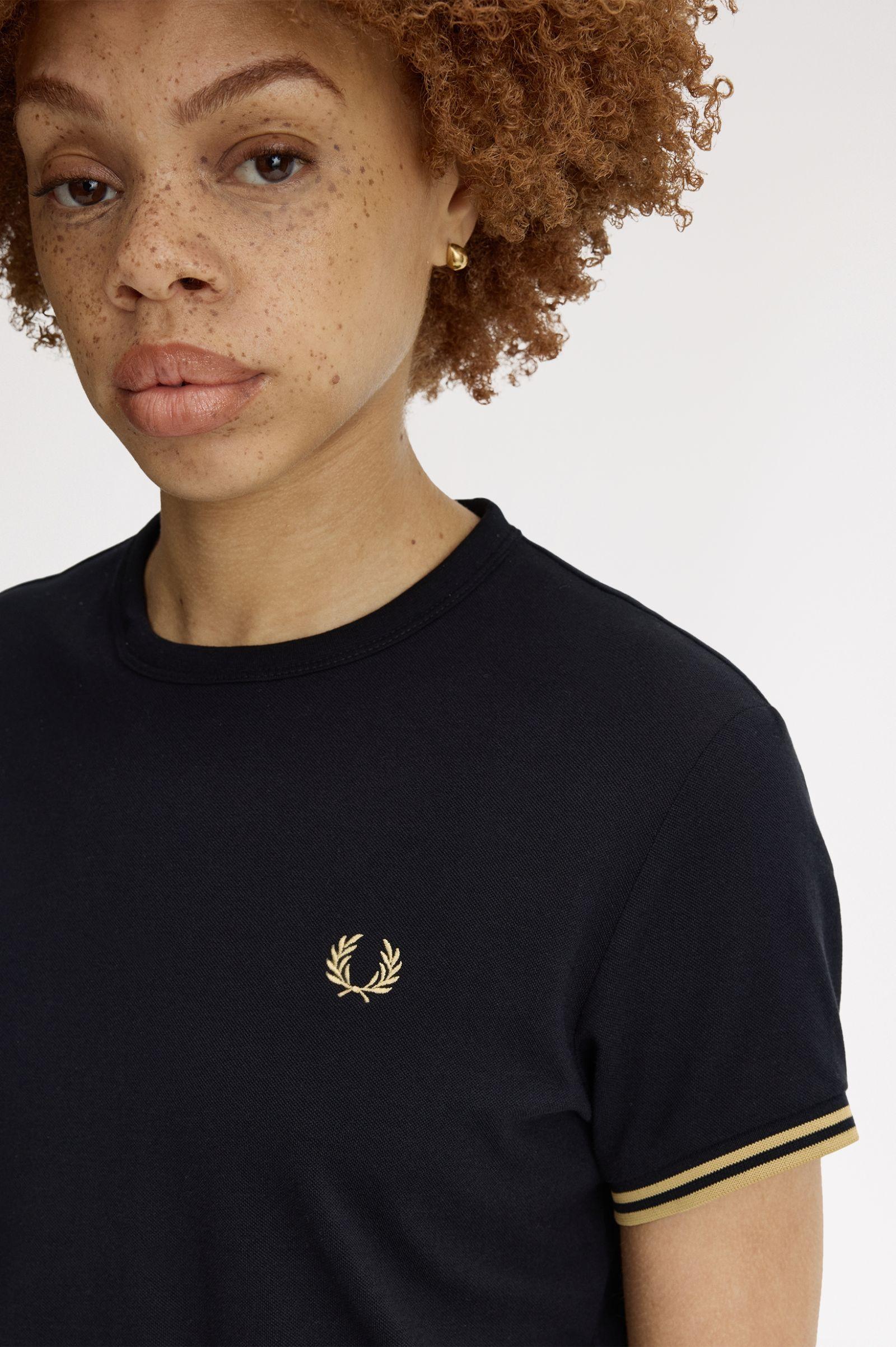 T-shirt in piqué Supima® con doppia riga G217157 90A FRED PERRY 