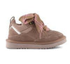 Sneaker in pelle scamosciata con lacci maxi