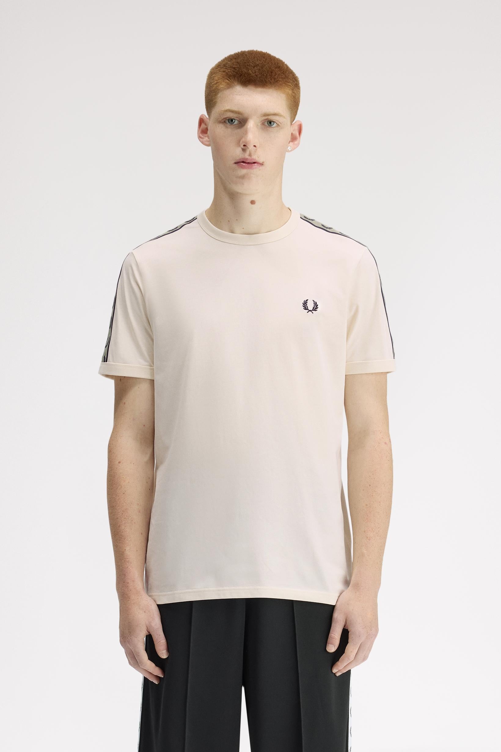 T-shirt Ringer con fettuccia a contrasto M461357 28B FRED PERRY 