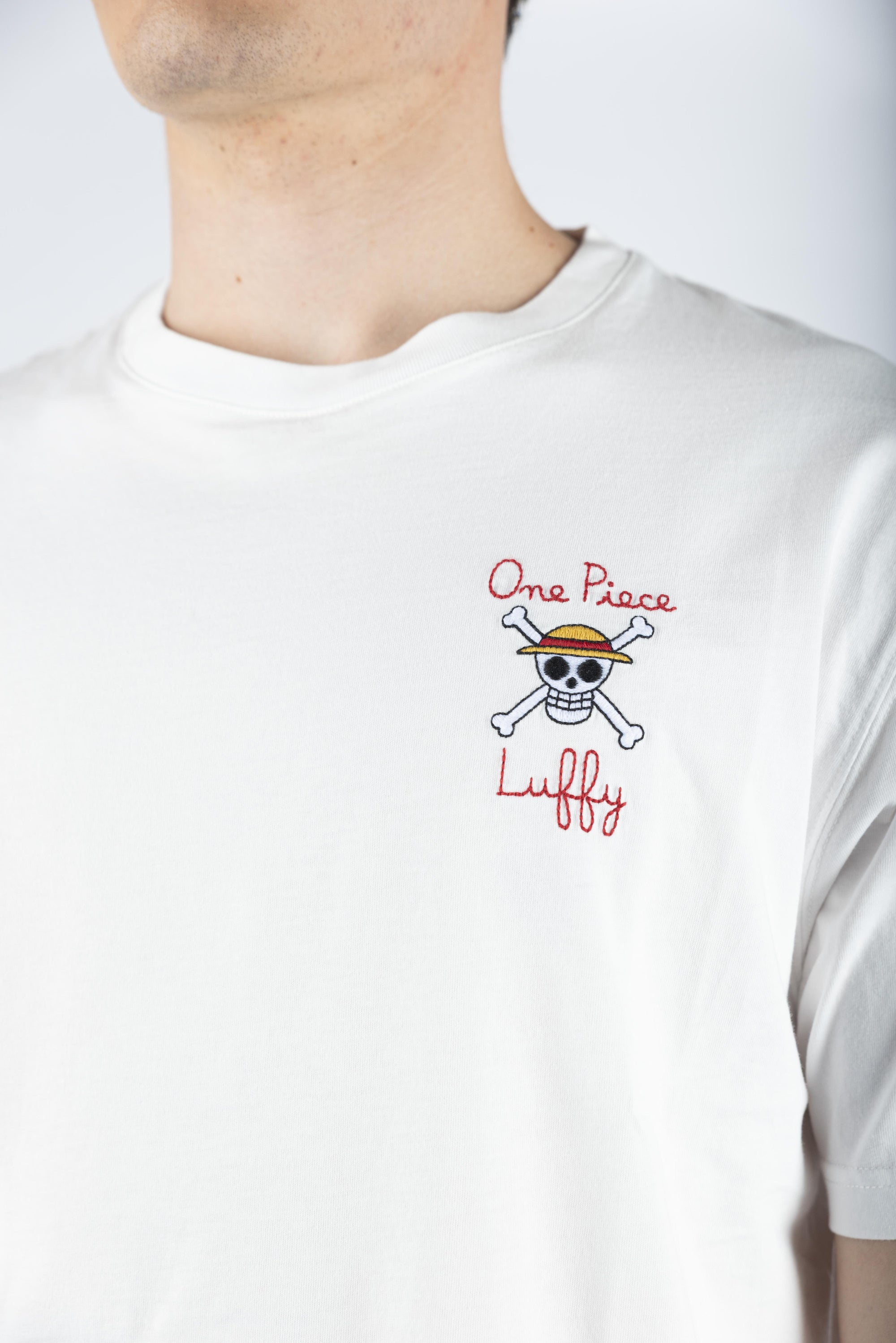 T-shirt in cotone con ricamo One Piece Luffy bianco Special Edition TSHM001 04480H MC2 SAINT BARTH 