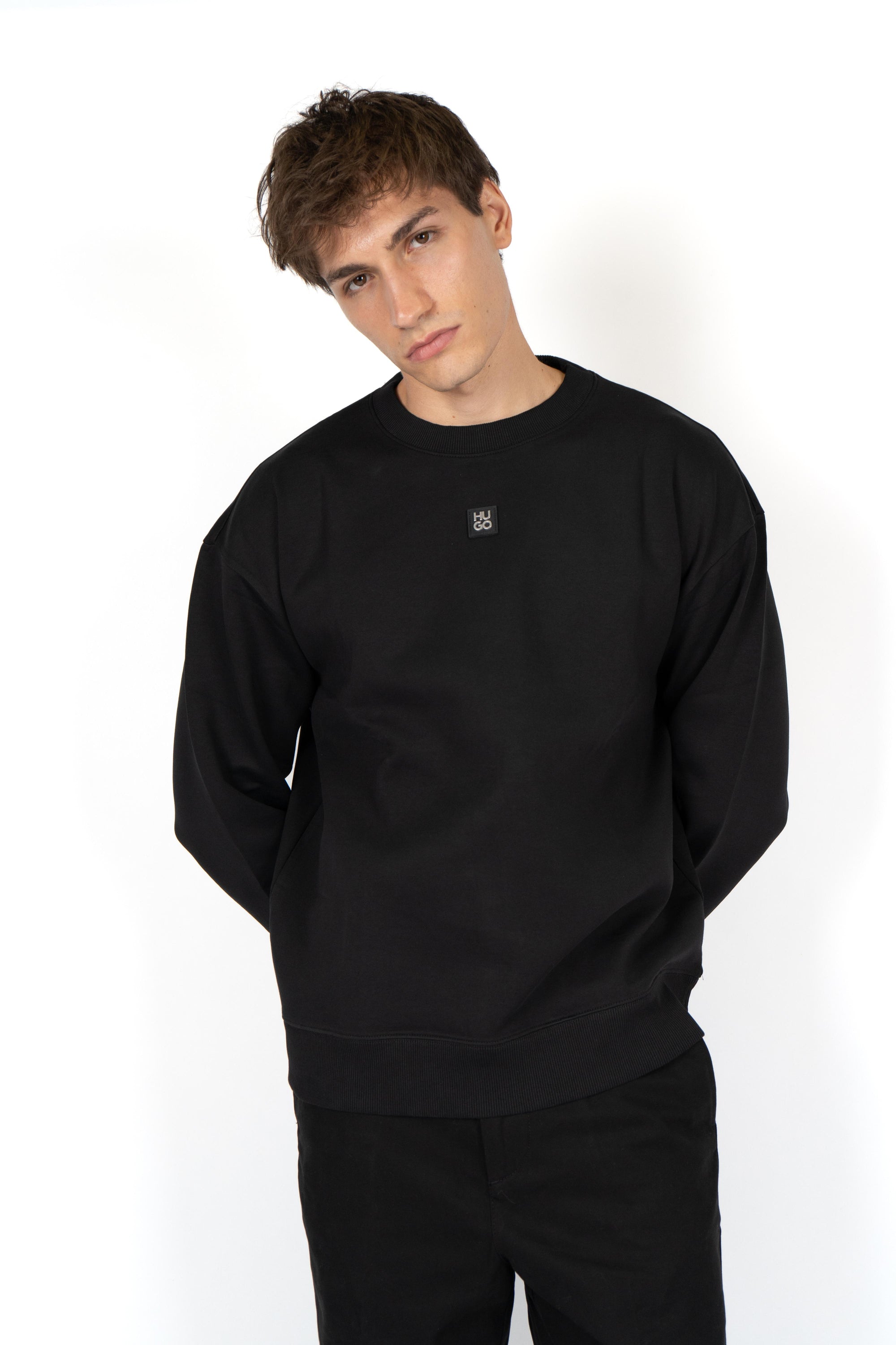 Felpa in misto cotone con targhetta con logo scomposto 50533689 002 HUGO 