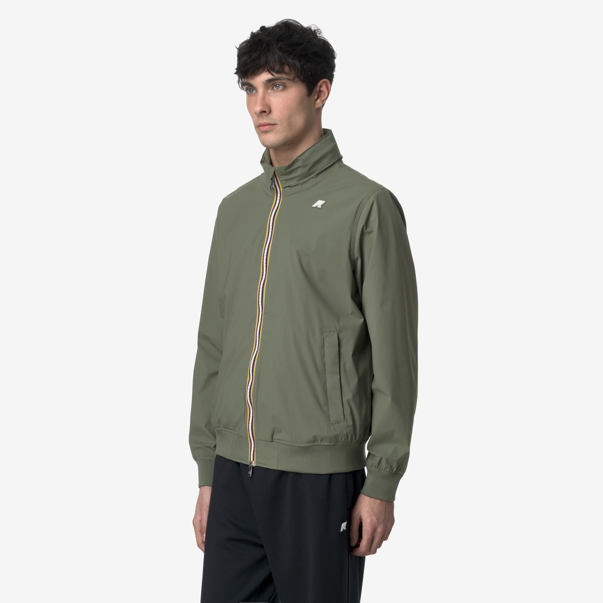 Giacca corta da uomo resistente alle intemperie verde con nylon elasticizzato K3123VW V15 K-WAY 