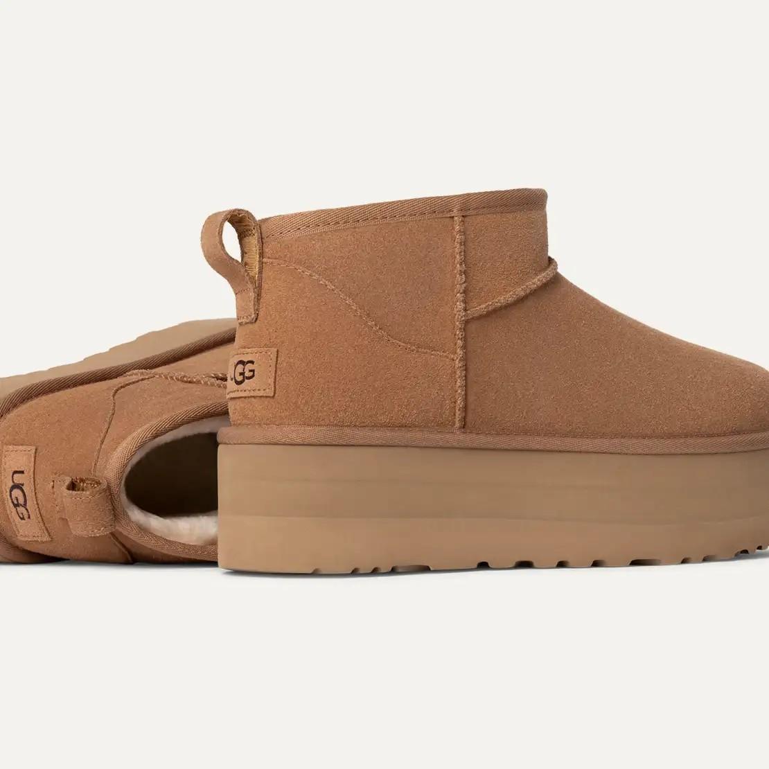 Stivali Classic Ultra Mini Platform 1135092 CHE UGG 