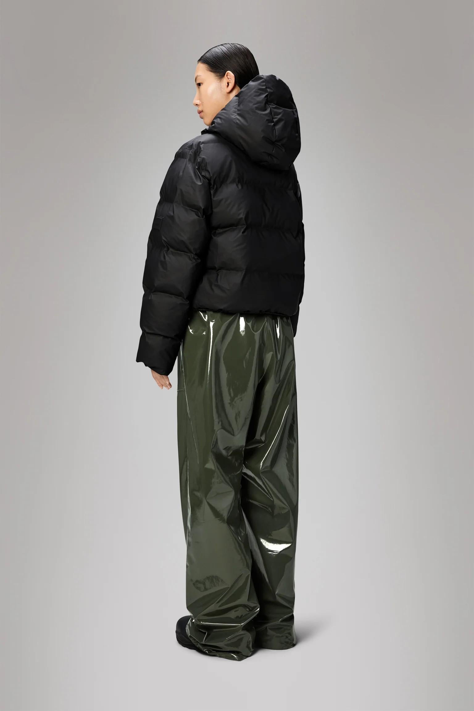 Alta Short Puffer Jacket RA15150 BLA RAINS 