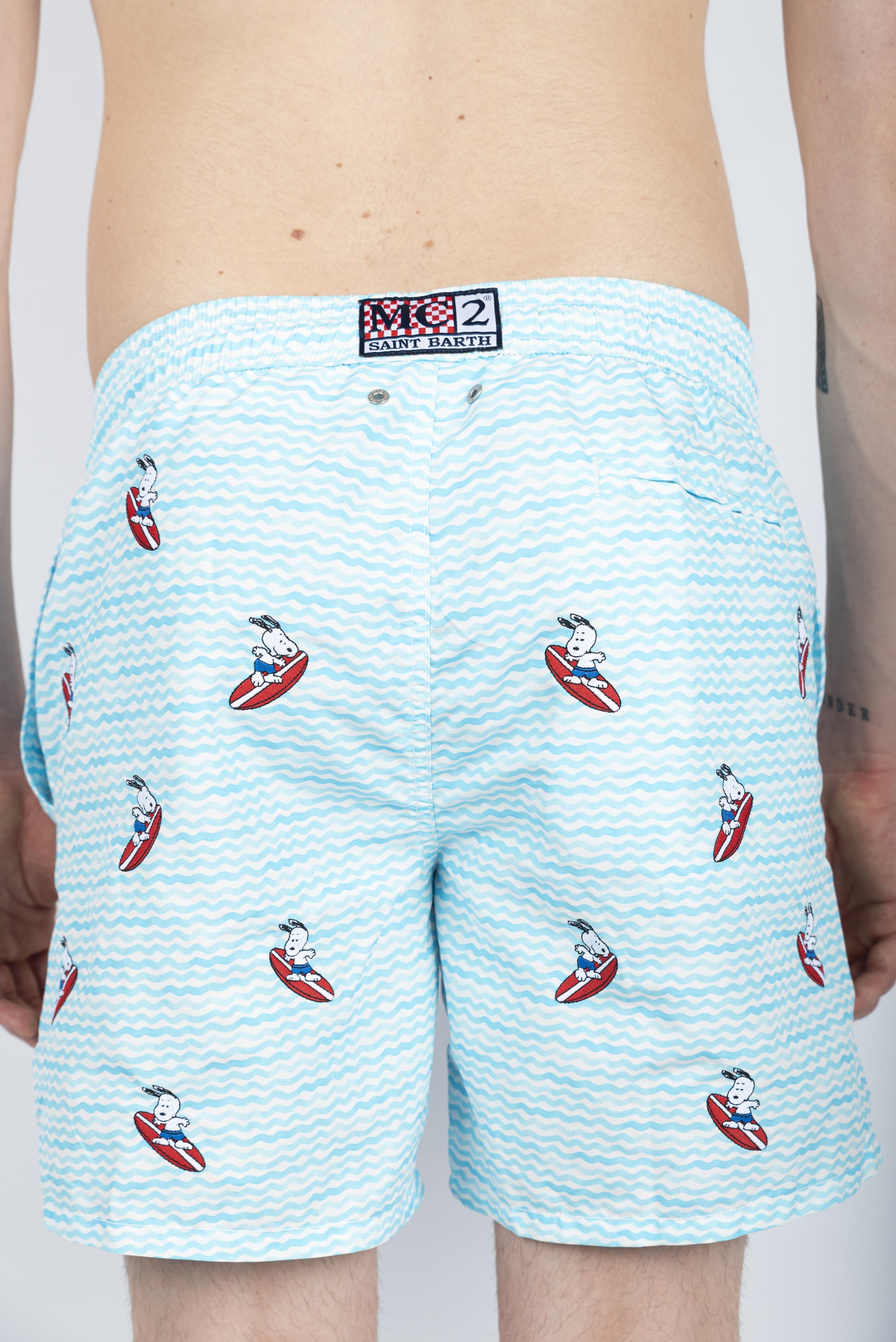 Costume mare classico Gustavia in Seersucker con ricamo Snoopy azzurro GUS0007 03603H MC2 SAINT BARTH 