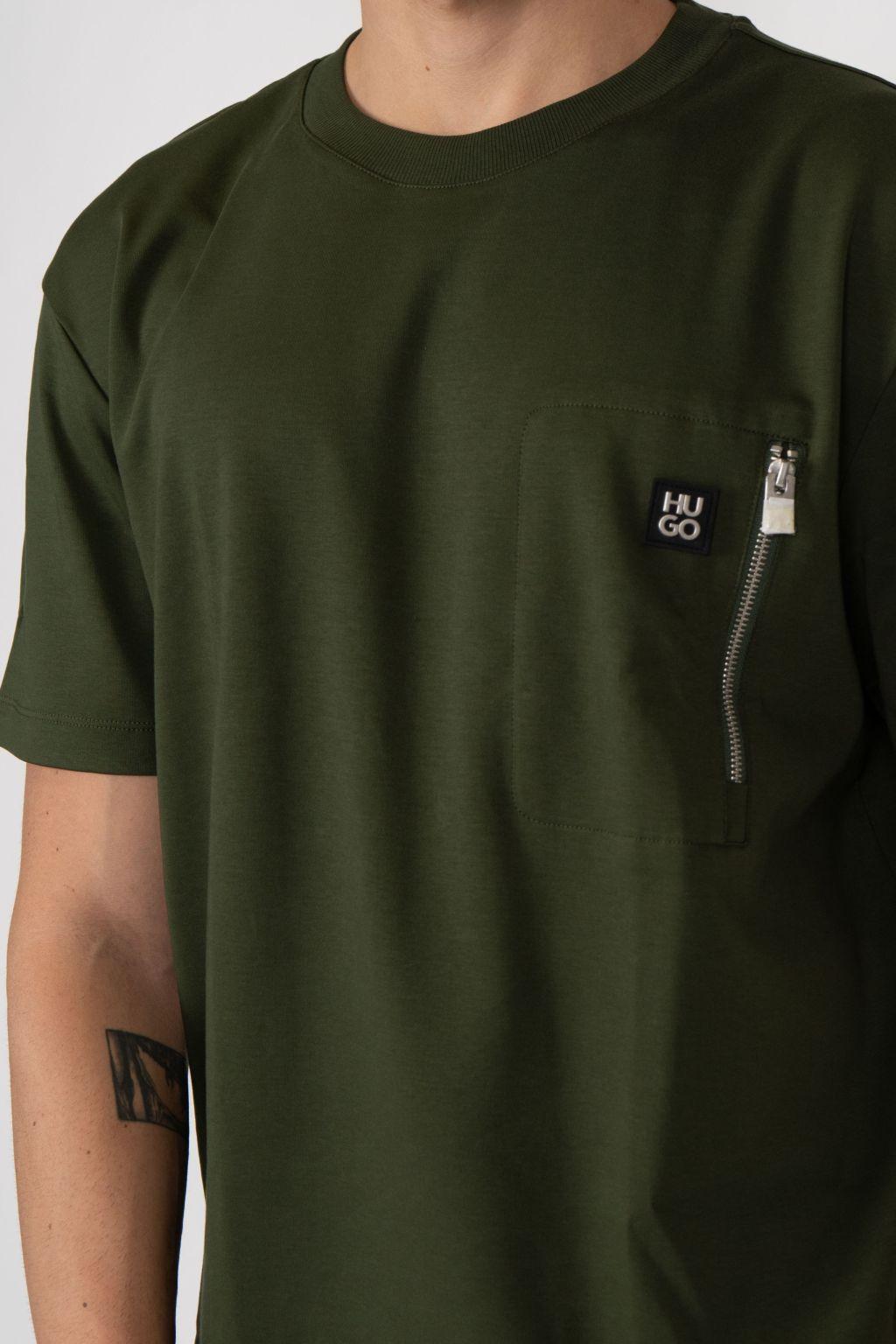 T-shirt con tasca con zip 50542566 309 HUGO 